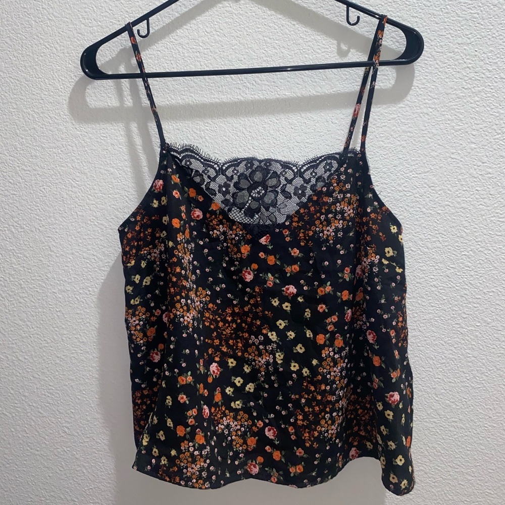 NWT Forever 21 Floral Lace-Neck Cami
